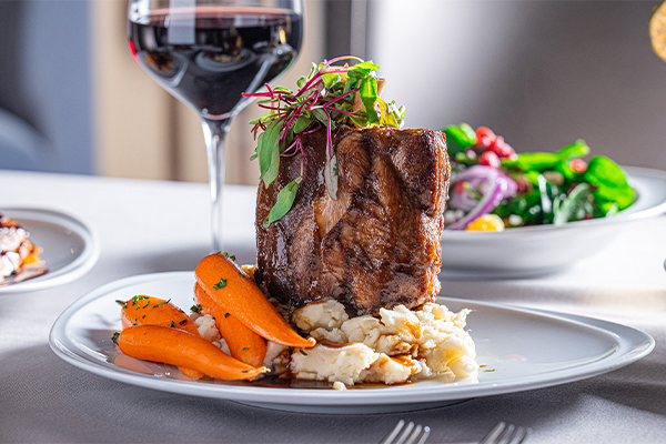 Valley’s Edge Steak & Seafood 